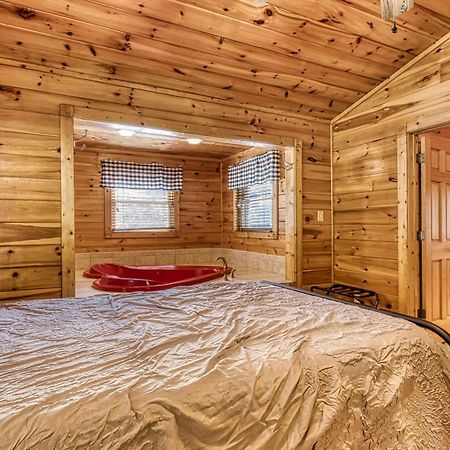 Dog Friendly, Romantic Mtn Getaway Hot Tub Pool Gatlinburg Exteriér fotografie