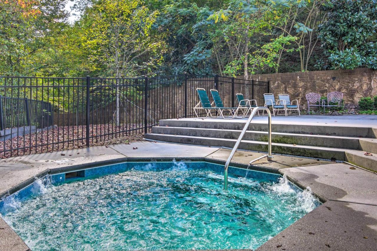 Dog Friendly, Romantic Mtn Getaway Hot Tub Pool Gatlinburg Exteriér fotografie